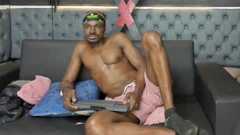 terranze_z online show from November 21, 2025, 9:02 pm