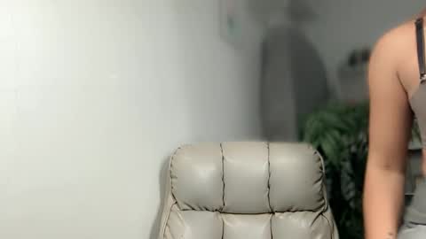 TERRI  the girl will hunt you online show from December 9, 2024, 2:02 am