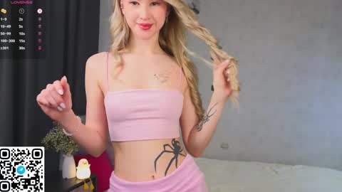 Snapshot of tesalune_ chatting on March 10, 2025, 3:01 am Tesa online show from March 10, 2025, 3:01 am