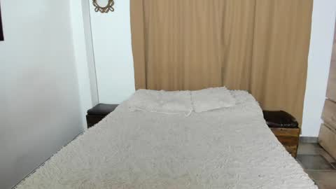 Snapshot of teseo_and_afrodita_ chatting on January 20, 2025, 12:57 am teseo_and_afrodita_ online show from January 20, 2025, 12:57 am