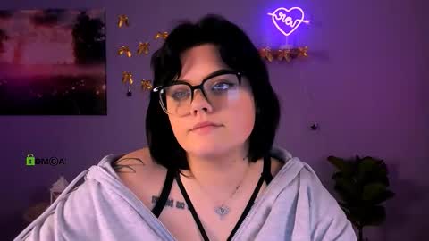 tessa_dream_ online show from January 9, 2026, 7:26 pm
