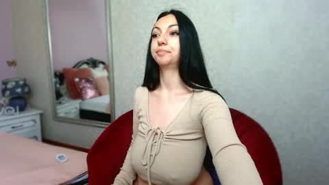 Tessa Joy online show from June 5, 2026, 4:08 am