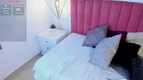 TERESA  online show from October 1, 2025, 9:32 pm