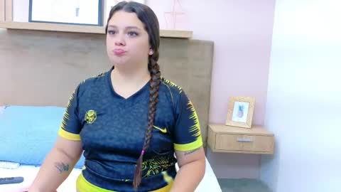 tessa stones online show from January 7, 2026, 3:42 am