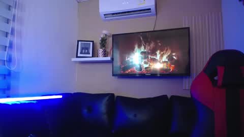 tessachains online show from December 23, 2025, 4:21 am