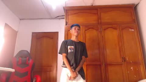 Snapshot of tessachains chatting on February 15, 2026, 1:31 pm tessachains online show from February 15, 2026, 1:31 pm