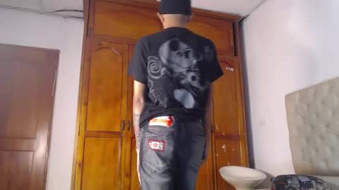 Snapshot of tessachains chatting on February 16, 2026, 5:25 am tessachains online show from February 16, 2026, 5:25 am