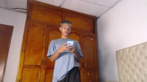 Snapshot of tessachains chatting on February 17, 2026, 12:45 pm tessachains online show from February 17, 2026, 12:45 pm