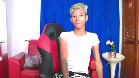 Snapshot of tessachains chatting on February 24, 2026, 9:35 pm tessachains online show from February 24, 2026, 9:35 pm