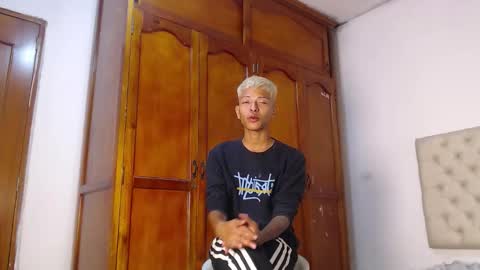 Snapshot of tessachains chatting on February 27, 2026, 2:22 am tessachains online show from February 27, 2026, 2:22 am