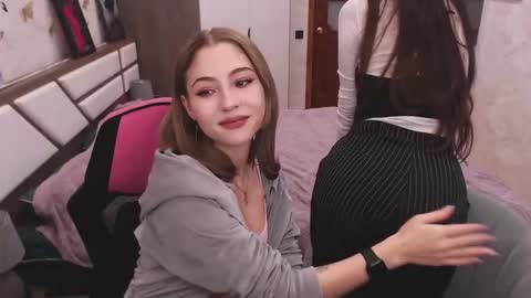 Tessa online show from September 21, 2025, 11:56 am