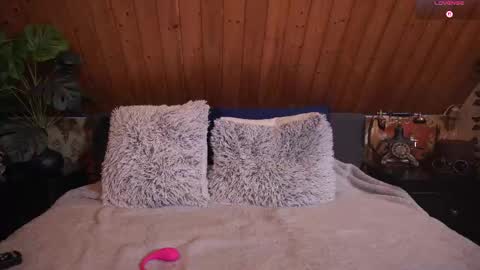 Tessa online show from November 2, 2025, 3:58 pm