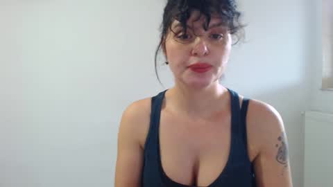 Snapshot of tessnaughty chatting on December 20, 2024, 9:11 am naughty tess online show from December 20, 2024, 9:11 am