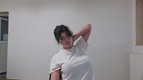 Snapshot of tessnaughty chatting on December 21, 2024, 9:33 am naughty tess online show from December 21, 2024, 9:33 am