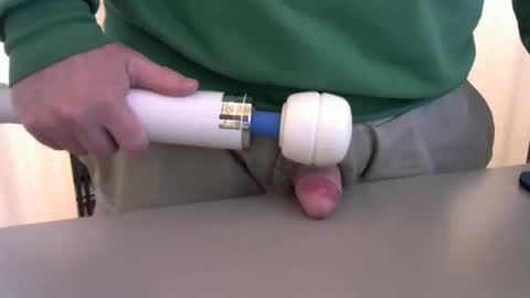 Test the Chat online show from October 12, 2025, 6:51 pm