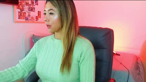 texas_curvykitten online show from April 26, 2026, 9:29 am