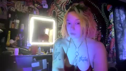 TEXASGIRLLLL online show from September 11, 2025, 3:45 pm