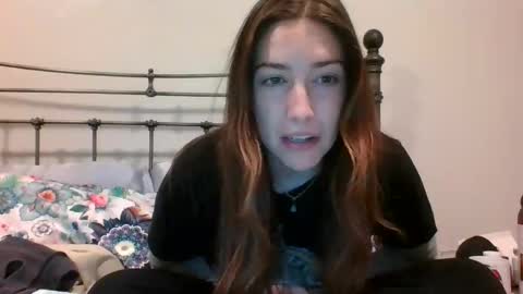 Snapshot of tfeather0532 chatting on January 15, 2026, 1:21 am Tessa online show from January 15, 2026, 1:21 am