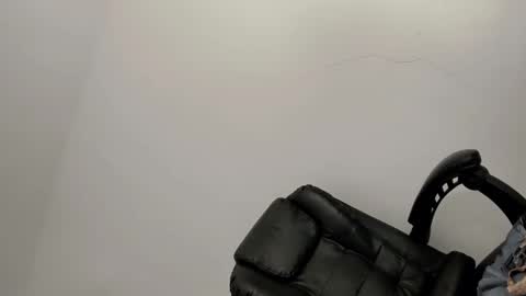 Snapshot of tgirl_luna69 chatting on April 9, 2026, 11:10 pm Luna online show from April 9, 2026, 11:10 pm