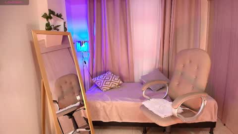 Snapshot of thais_dreams chatting on February 25, 2025, 12:24 pm Thais online show from February 25, 2025, 12:24 pm