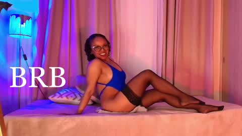 Snapshot of thais_dreams chatting on March 4, 2025, 3:26 pm Thais online show from March 4, 2025, 3:26 pm