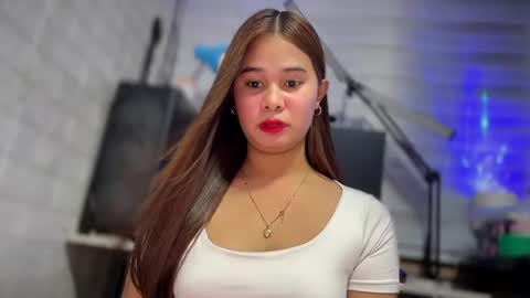 Ms. Thalia online show from December 9, 2024, 11:47 am