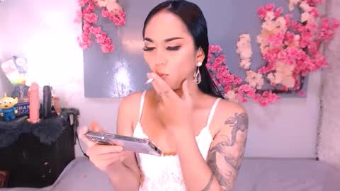 Snapshot of thalia_venture chatting on October 8, 2025, 12:14 pm Thalia online show from October 8, 2025, 12:14 pm