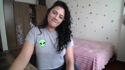 Snapshot of thaliacooper chatting on March 19, 2026, 5:39 pm online show from March 19, 2026, 5:39 pm