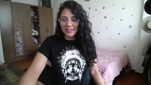 Snapshot of thaliacooper chatting on March 25, 2026, 5:52 pm online show from March 25, 2026, 5:52 pm