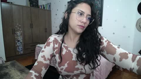 Snapshot of thaliacooper chatting on April 4, 2026, 4:44 am online show from April 4, 2026, 4:44 am