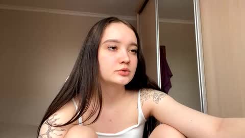 Snapshot of thaliakuchem chatting on February 22, 2026, 9:08 am Yumi online show from February 22, 2026, 9:08 am