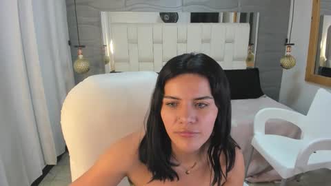 Snapshot of thalialopez chatting on March 9, 2026, 7:12 am Thalia online show from March 9, 2026, 7:12 am