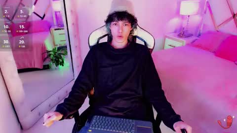 Snapshot of thanier_18 chatting on February 24, 2026, 7:56 pm thanier_18 online show from February 24, 2026, 7:56 pm