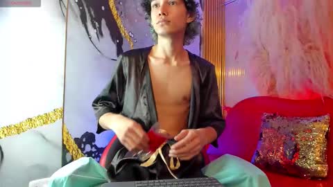 thanier_18 online show from March 8, 2026, 2:10 pm