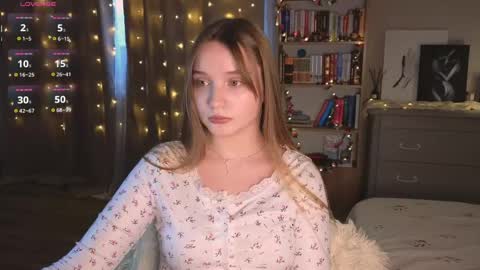 Snapshot of thatonerabbit chatting on April 1, 2026, 10:27 am Alice online show from April 1, 2026, 10:27 am