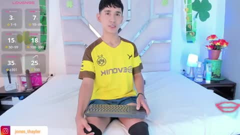 Snapshot of thayler_jones chatting on March 21, 2026, 11:15 am Thayler online show from March 21, 2026, 11:15 am