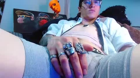 GIORGGIO online show from April 14, 2026, 7:47 am