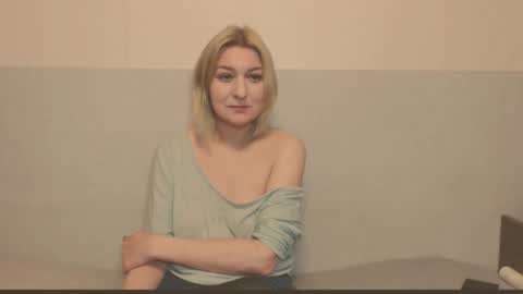 Eva online show from December 2, 2025, 6:25 pm