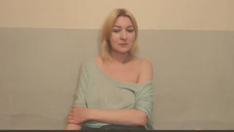 Snapshot of the_basic_instinctt chatting on June 15, 2026, 10:12 pm Eva online show from June 15, 2026, 10:12 pm