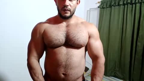 Snapshot of the_beastmuscle chatting on October 8, 2025, 10:29 pm beast online show from October 8, 2025, 10:29 pm