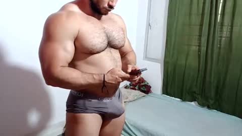 Snapshot of the_beastmuscle chatting on October 12, 2025, 6:51 pm beast online show from October 12, 2025, 6:51 pm