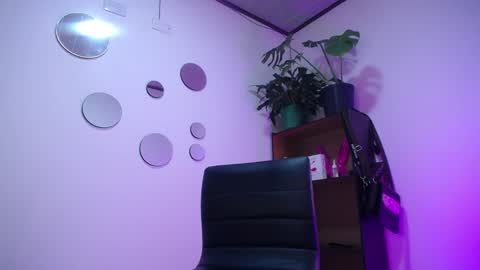 the girl of your dreams online show from January 18, 2025, 1:30 am