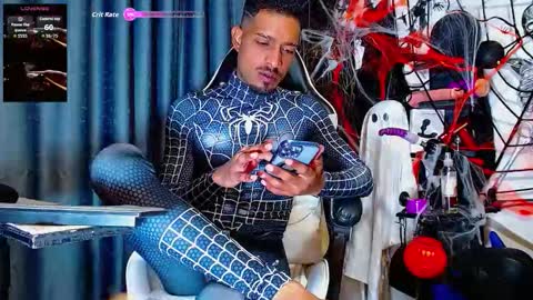 Snapshot of the_dog_lian chatting on October 31, 2025, 2:12 am the dog lian online show from October 31, 2025, 2:12 am