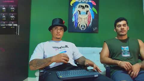 SCOTT  THEO  KAMERON  GENDERSON online show from October 30, 2025, 2:35 am