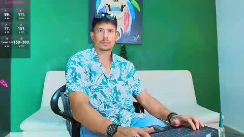 SCOTT  THEO  KAMERON  GENDERSON online show from December 18, 2025, 7:53 pm