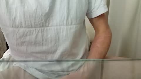 Snapshot of the_hard_baguette chatting on February 20, 2025, 9:00 am La Baguette dure online show from February 20, 2025, 9:00 am