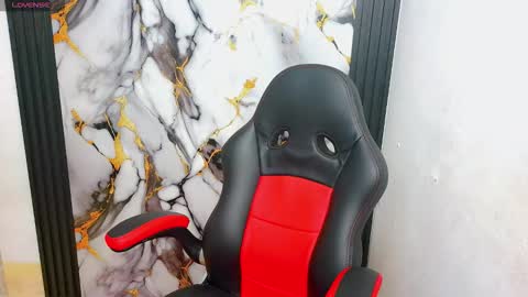 the_latin_boy02 online show from December 19, 2025, 2:29 am