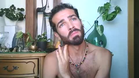 T online show from October 10, 2025, 5:01 pm