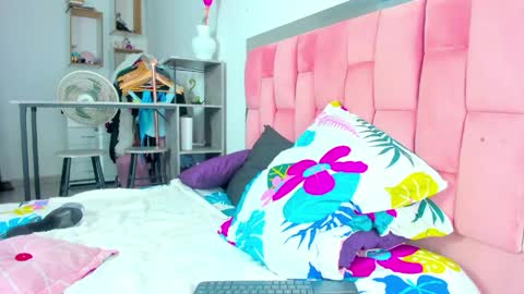 Snapshot of the_queen_aleja chatting on May 31, 2026, 11:06 am IGAleja queen1 online show from May 31, 2026, 11:06 am