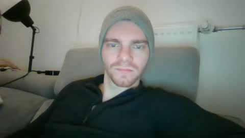 Snapshot of thebatguuy chatting on December 14, 2024, 5:14 pm thebatguuy online show from December 14, 2024, 5:14 pm